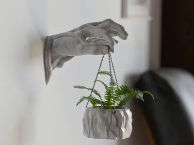 گلدون با طراحی دست معلق